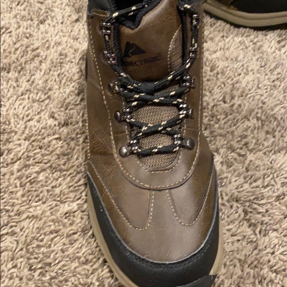 youth boots - Picture 2 of 3